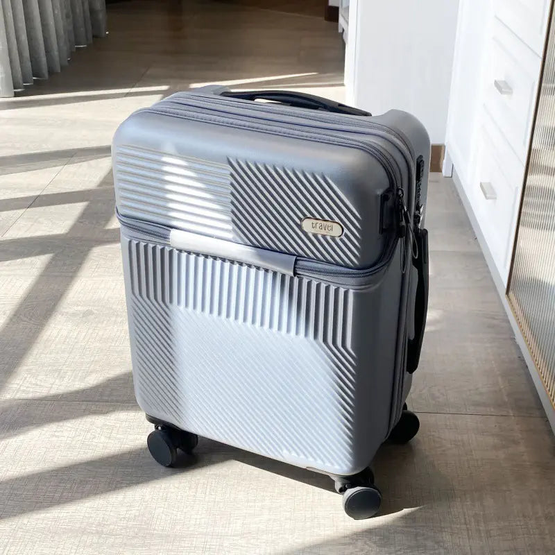 The Edge - Carry-On with Charge Port